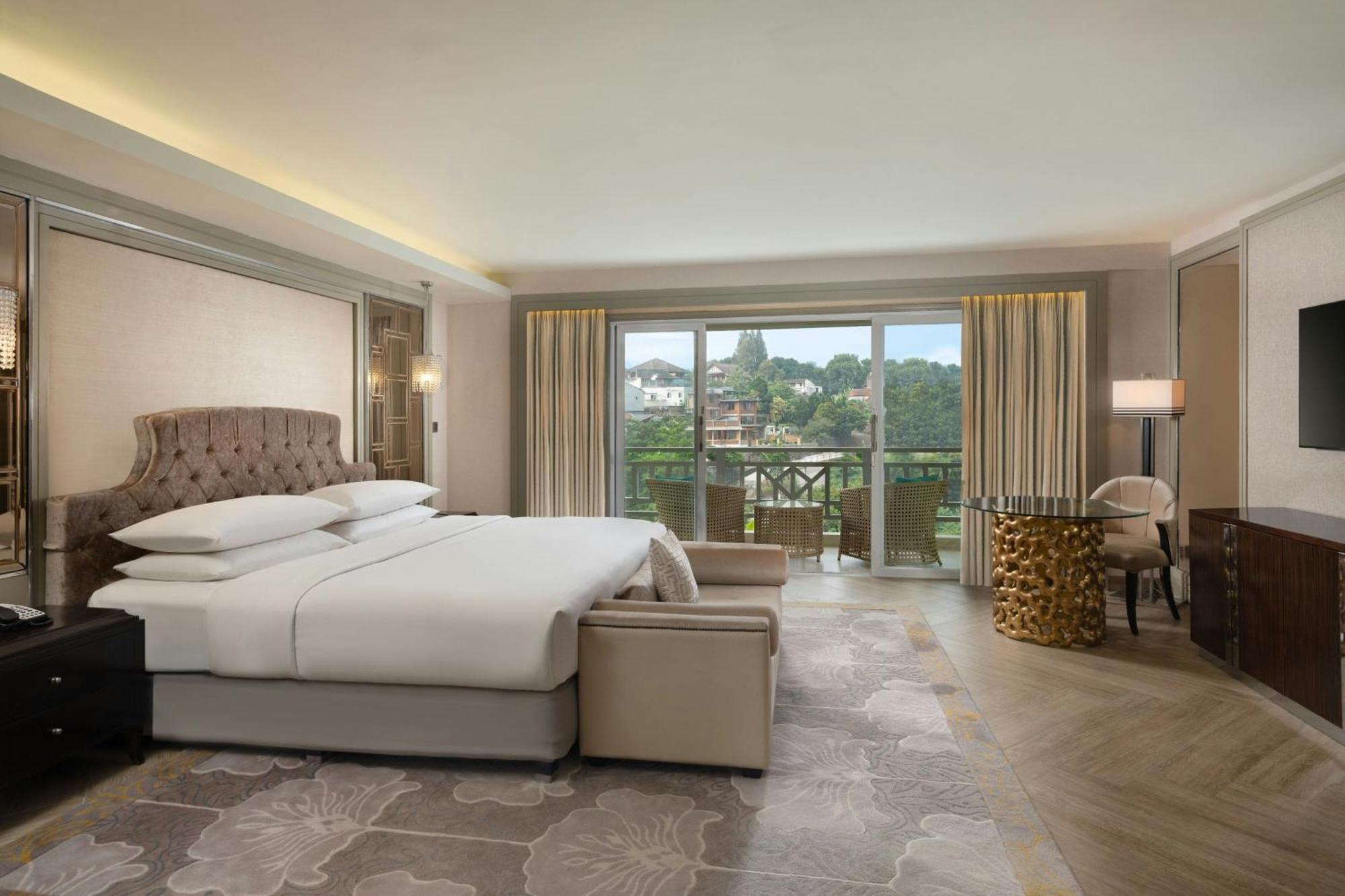 Sheraton Bandung Hotel & Towers Exterior photo