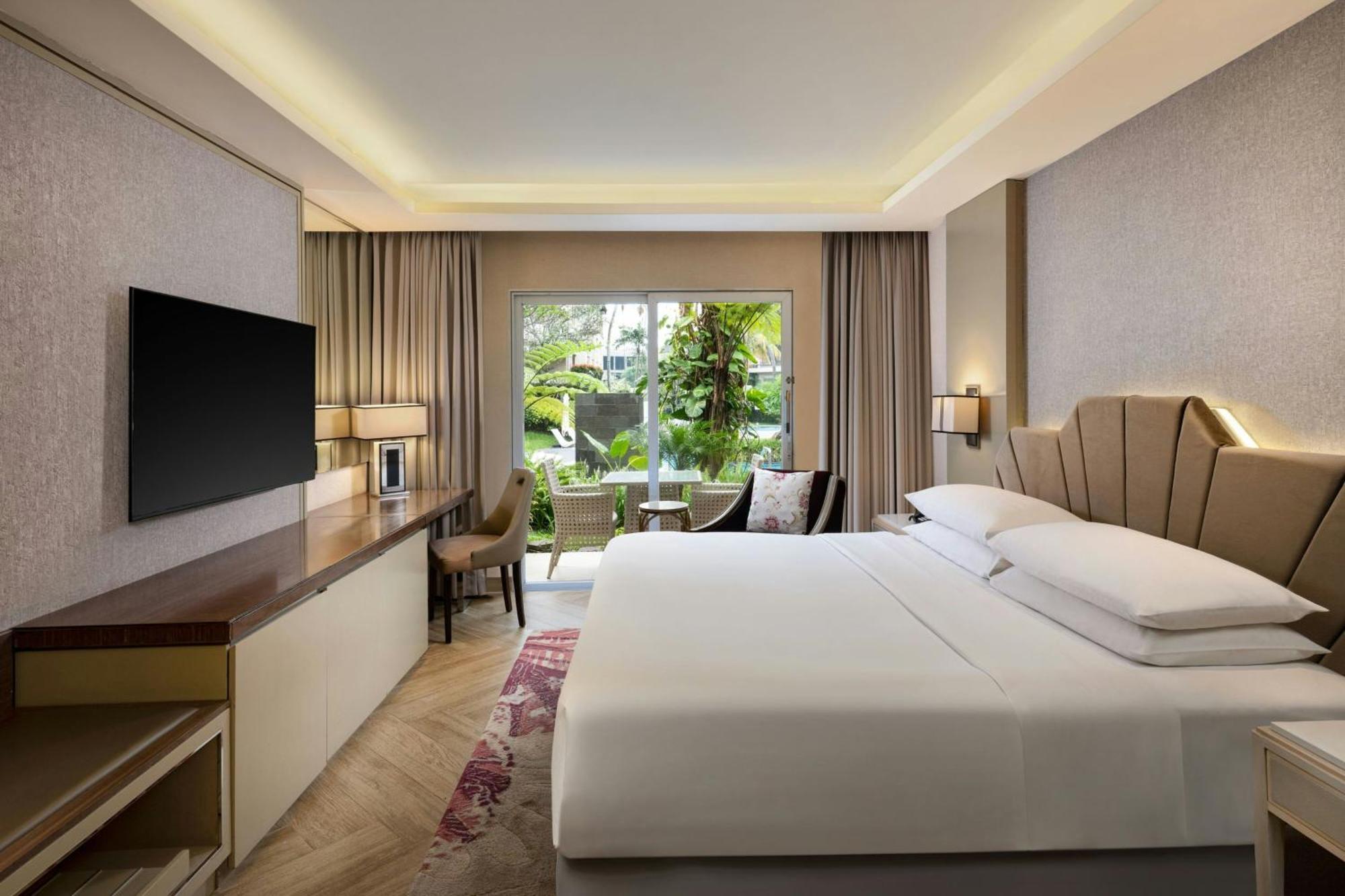Sheraton Bandung Hotel & Towers Exterior photo
